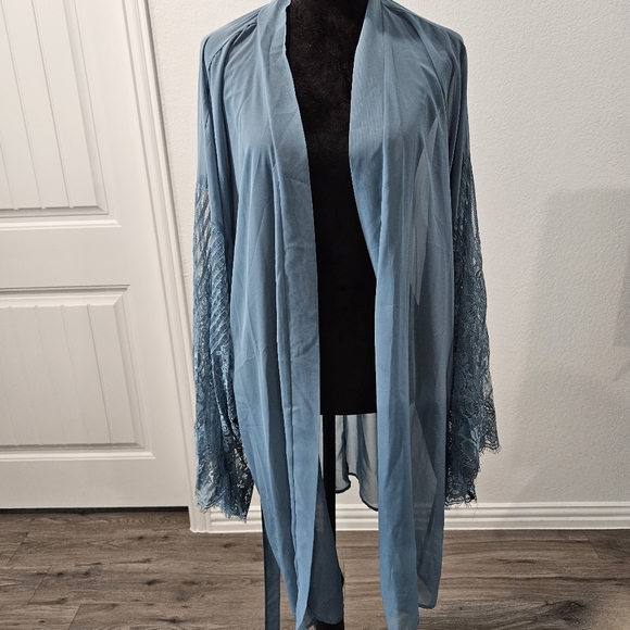 Blue Robe - Picture 2 of 2